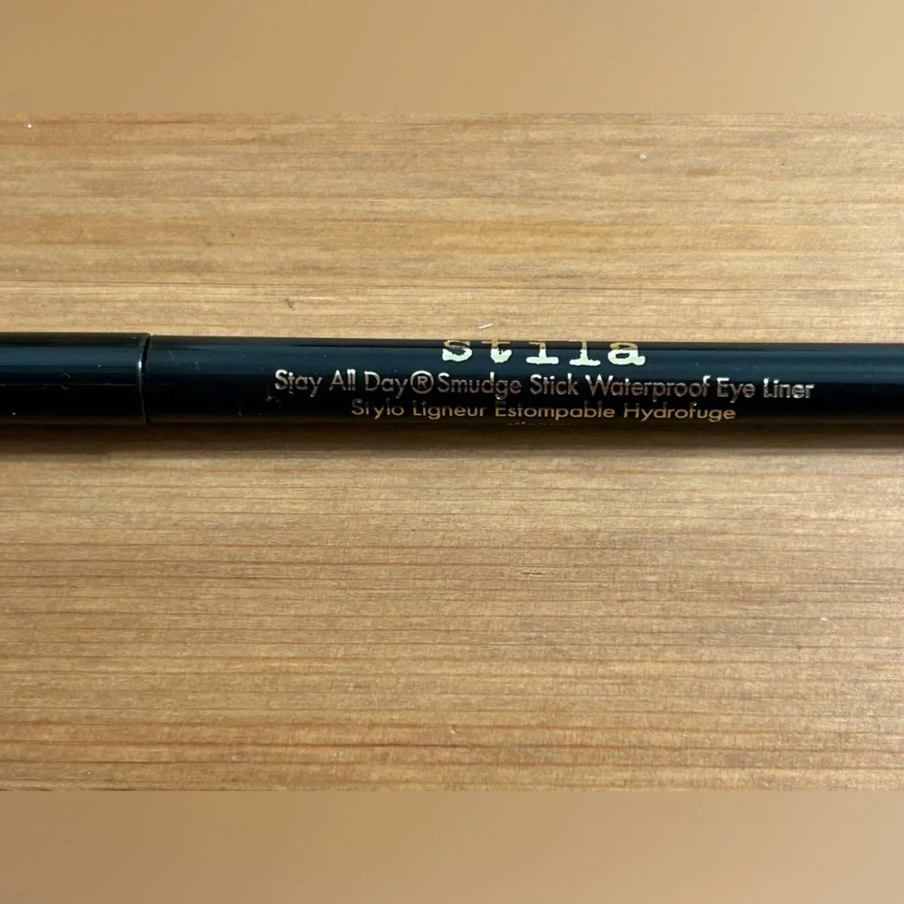Stila Stay All Day Smudge stick waterproof eye liner stingray black full size